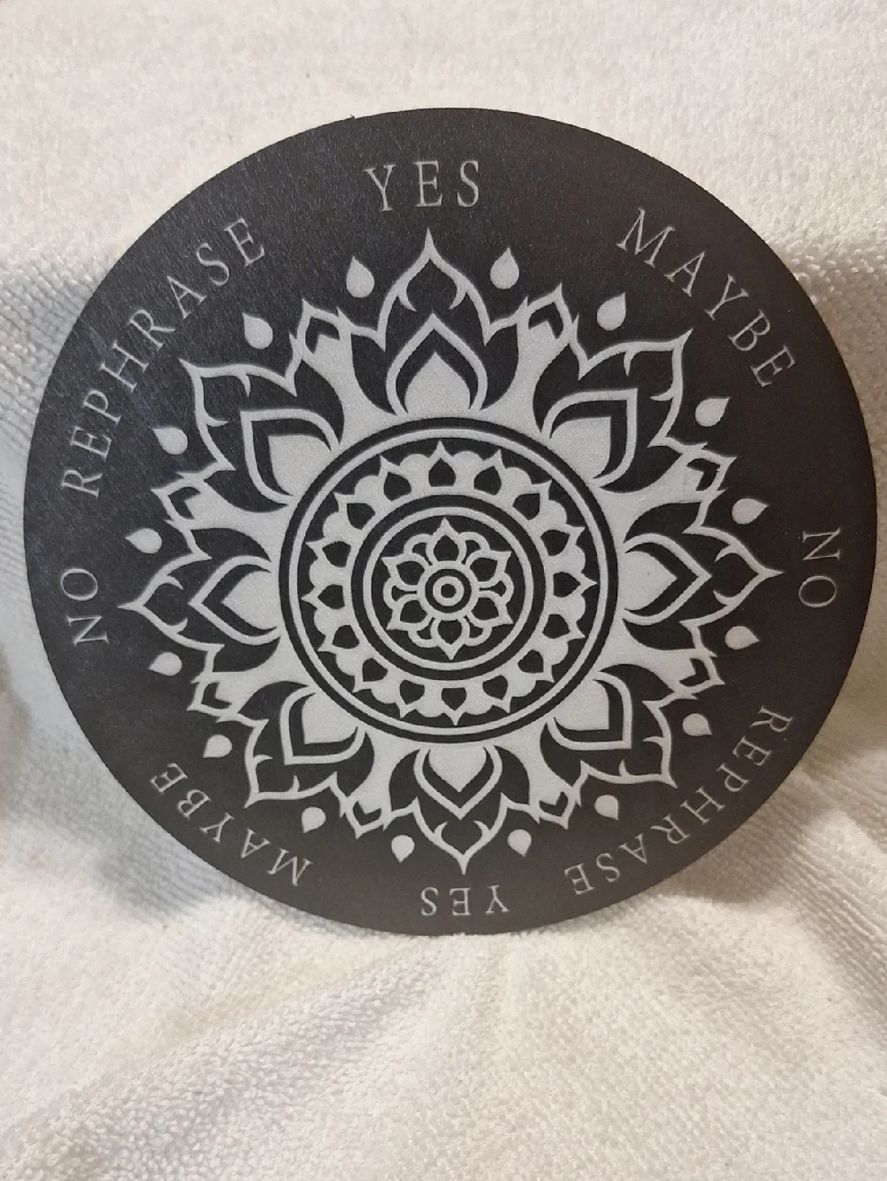 Double-Sided Round Black & White Mandala Tarot Decor with Decision Words